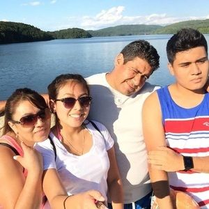 Meet your Posher, Rene